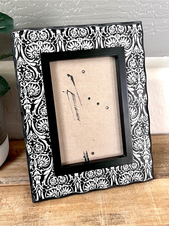 Home Decor Other - Vintage Solid Wood Black White Damask Floral Picture Frame 9x7